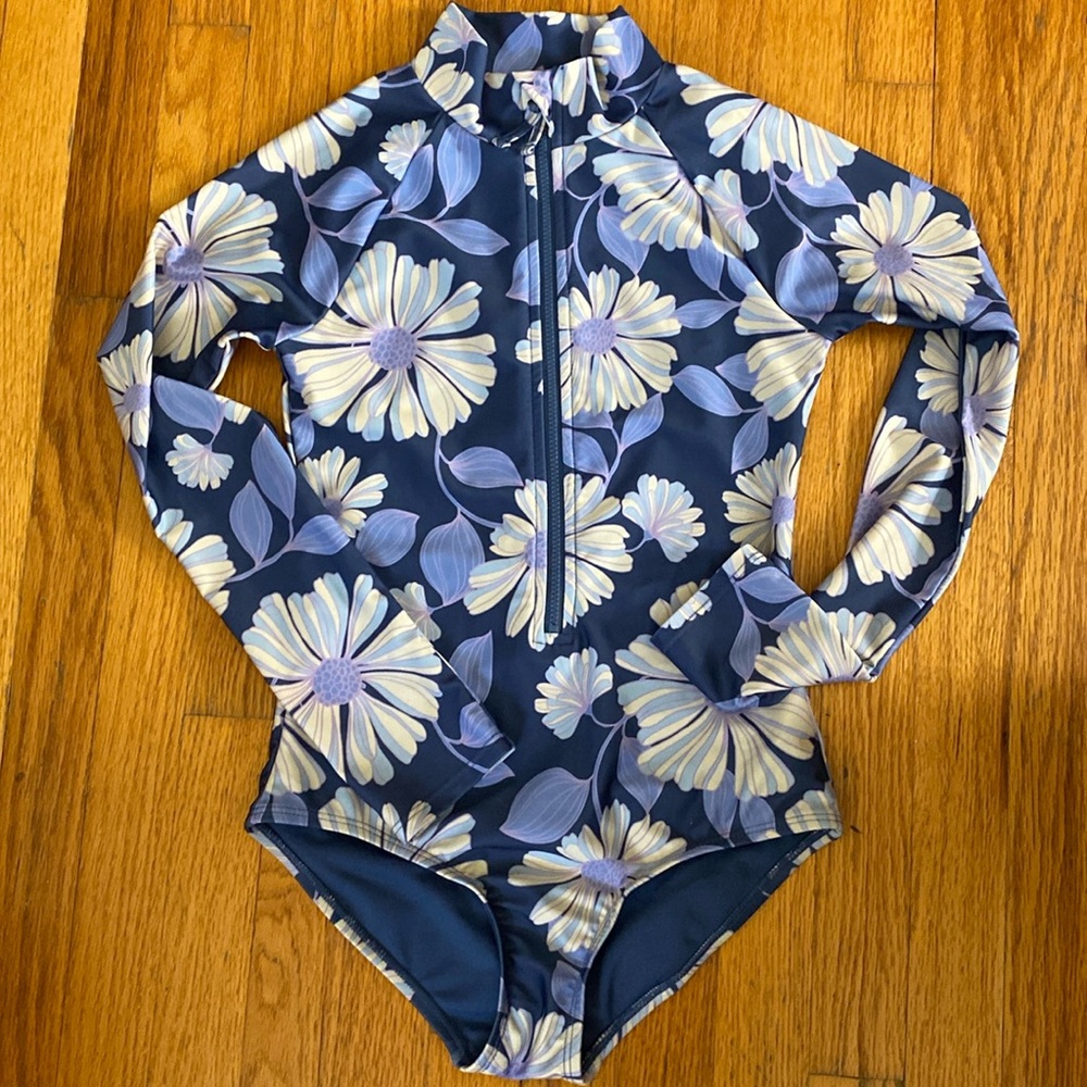 Beautiful Long sleeve one piece bathing suit made by gap size large